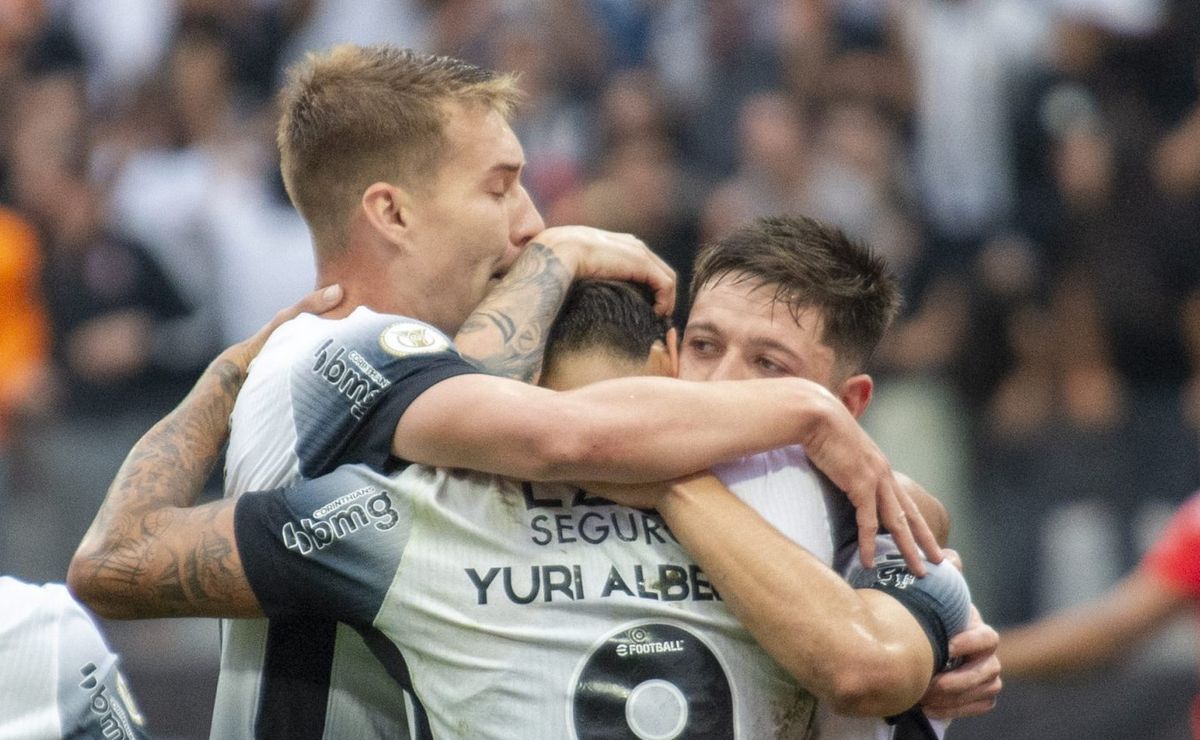 emiliano revela trabalho para recuperar confiança do elenco: "se vestem camisa do corinthians é por algo"