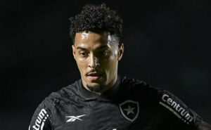 gregore do botafogo pode ser suspenso e pegar gancho de 6 jogos por agressão
