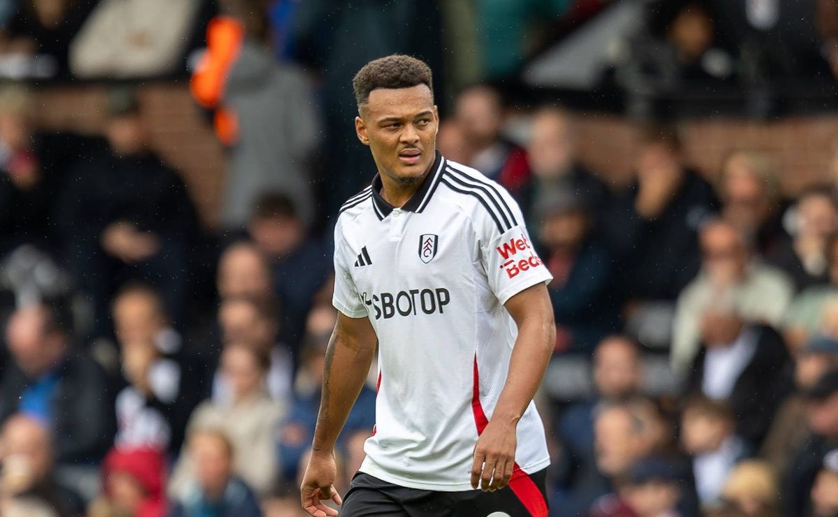 antigo sonho do atlético mg, rodrigo muniz acompanha jogo do galo e elogia hulk: “absurdo”