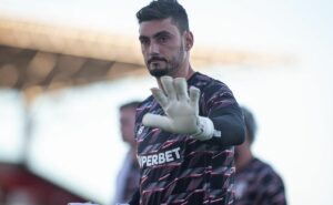 rafael ganhava r$ 300 mil no são paulo e com renovação terá um bom aumento 