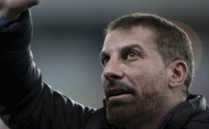 r$ 700 mil: vasco de pedrinho decide pagar caro para renovar com vegetti