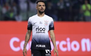 raniele pode perder vaga na escalação do corinthians contra o flamengo
