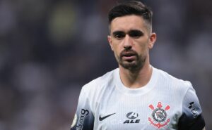 corinthians pode perder meio campista de graça após chegada de igor coronado