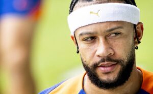 memphis depay no corinthians faz torcida do palmeiras reagir com fervor: “podem quebrar”