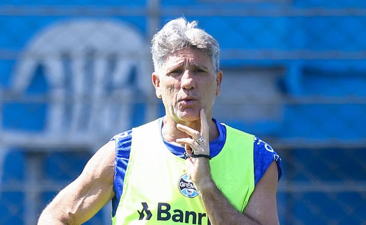 renato gaúcho tem atacante barrado por dm do grêmio e desfalque provoca mudança