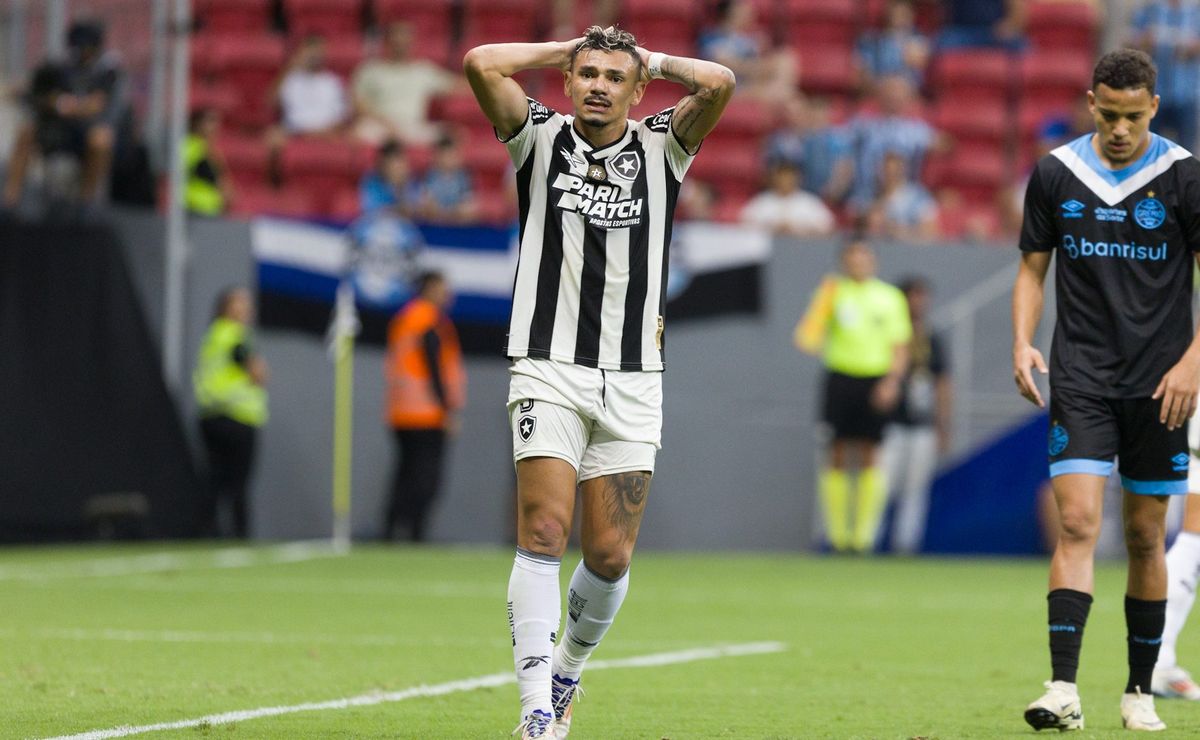 paulo nunes faz alerta ao botafogo sobre queda da parte física nos jogos