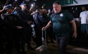 palmeiras e flamengo querem anderson barros para 2025; leila pereira já tem renovação na mão  