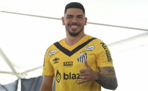 retorno de joão paulo ao santos pode acontecer em dois meses, segundo próprio goleiro