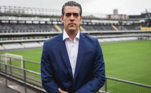 ceo do santos exige mudanças imediatas do elenco e pressiona carille