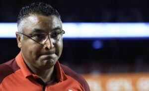 roger machado ignora igor gomes e pode dar chance para destaque da base