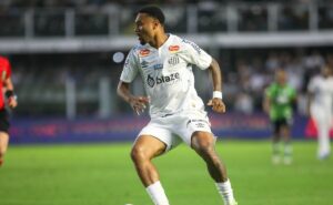 torcida do santos perde a paciência com carille e exige compra de wendel!