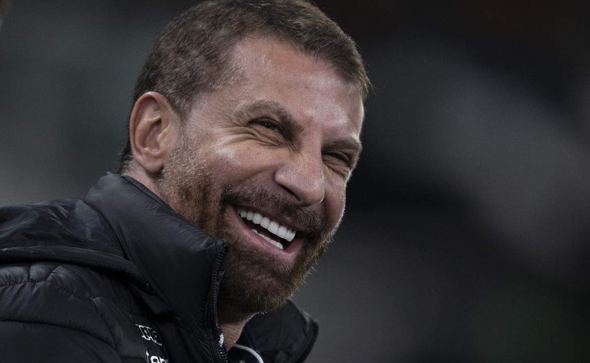 pedrinho fala sobre dificuldade de contratar zagueiros na janela de transferências 