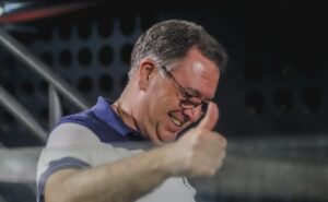 r$ 650 mil: santos fechou a maior contratação do ano e marcelo teixeira vai pagar salário de série a