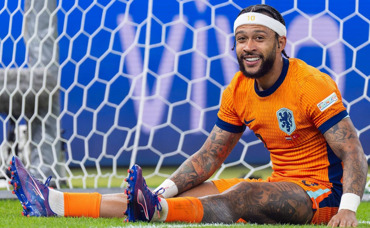 kurzawa posta treino com música de memphis depay e fiel vai a loucura: "todo mundo quer ser corinthians"