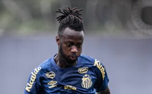 billy arce e yusupha njie seguem nos planos do santos mesmo sem jogar