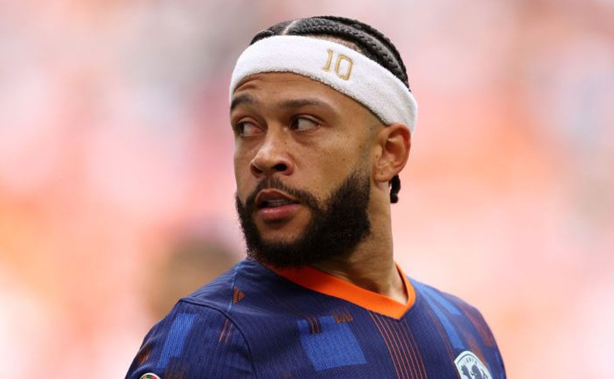 investimento do corinthians em memphis depay ficará mais barato que de yuri alberto e pedro raul