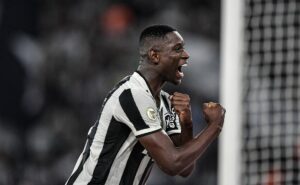 luiz henrique, protagonista no botafogo, reencontra fluminense após despedida emocionante