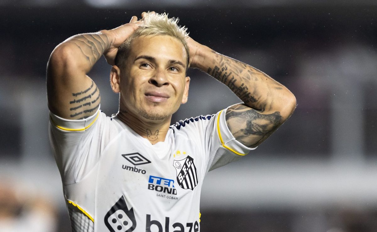 grêmio estuda troca de jogadores por soteldo e pode enviar pepê ao santos