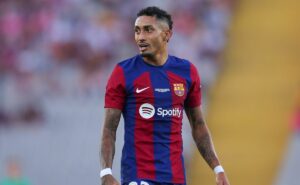 raphinha brilha no barcelona e torcida pede o retorno na seleção brasileira