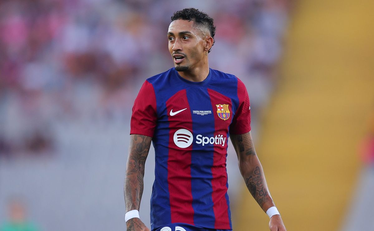 raphinha brilha no barcelona e torcida pede o retorno na seleção brasileira