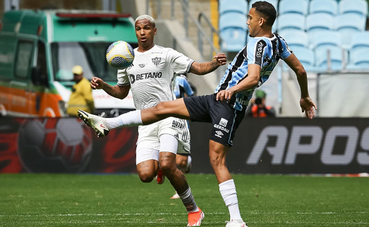deyverson do galo faz grande jogo, mas é surpreendido com vaias do grêmio