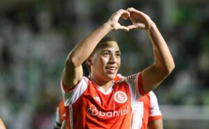 após gabriel carvalho, roger machado pode lançar jhonatan kauan no internacional