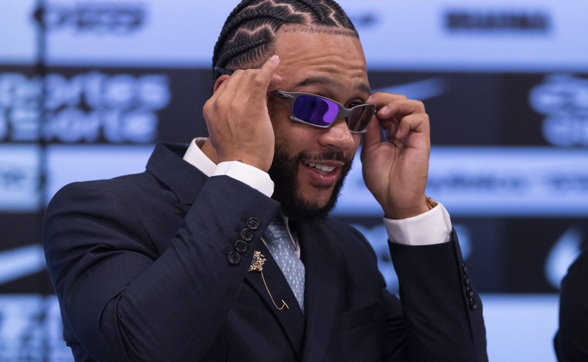 corinthians vive expectativa por estreia de memphis depay na sul americana