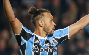 reforços estrangeiros pedem melhorias nos treinos de renato gaúcho no grêmio