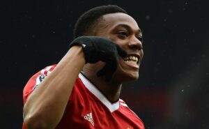 martial diz sim ao flamengo e contratação é aprovada pelos dirigentes flamenguistas