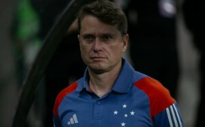 torcida do cruzeiro não poupa seabra em empate com o cuiabá