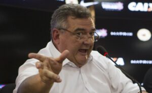 mário gobbi expõe ‘racha’ na gestão augusto melo e pedido de impeachment ganha força no corinthians