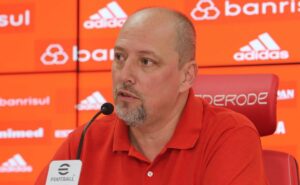 cruzeiro alega dívida do internacional referente a transferência de wesley