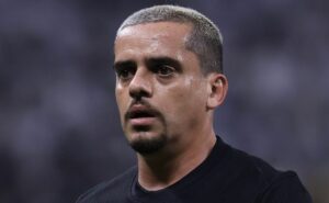 fagner inflama vestiário do corinthians em goleada sobre o atlético go: “se sentir no inferno”