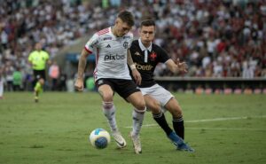 ex vasco, andré balada, anuncia aposentadoria e admite: "sonhei em jogar no flamengo"