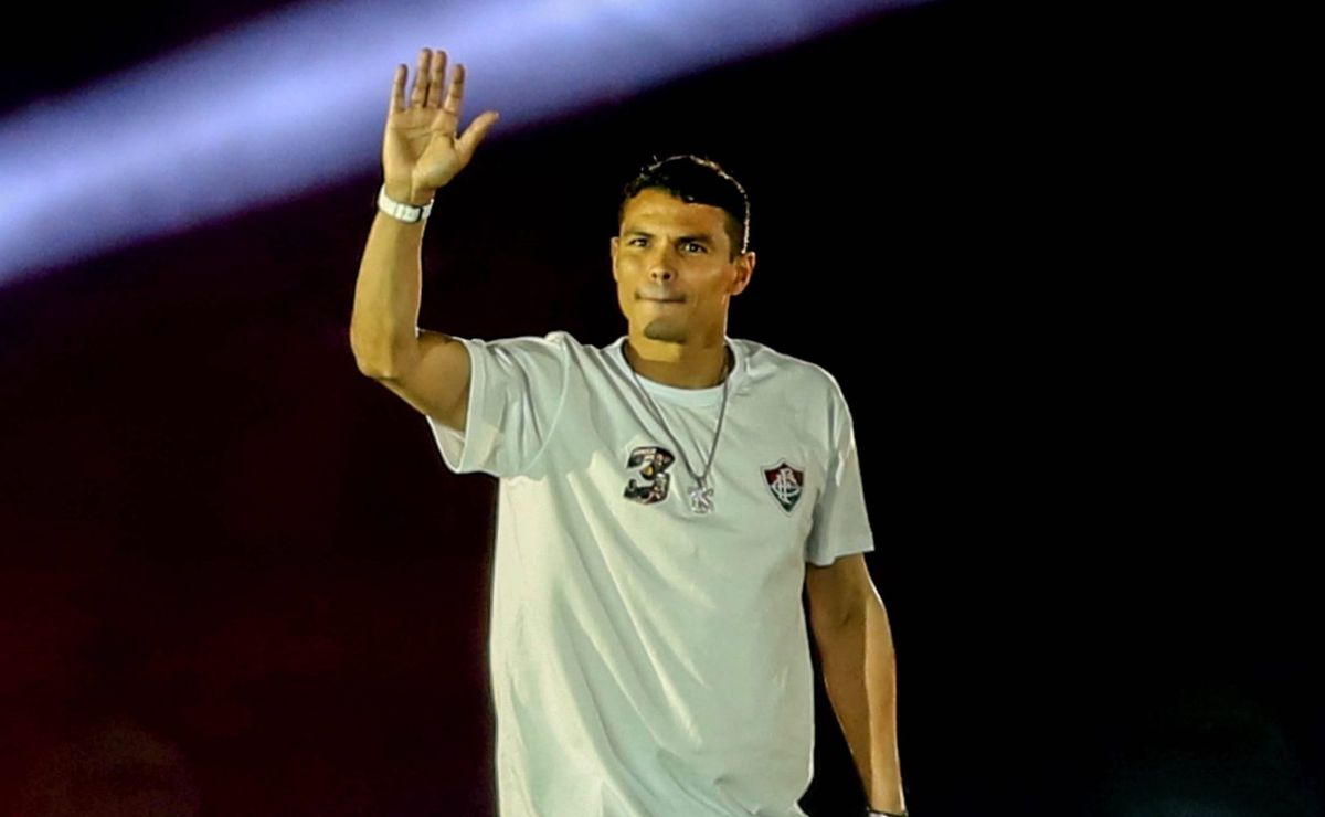 thiago silva aproveita folga do fluminense e visita a família na inglaterra