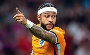 r$ 60 milhões: corinthians insiste por memphis depay e tenta atender exigências do holandês