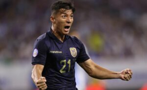 alan franco chega ao atlético e pode barrar mariano, lyanco e fuchs na lateral direita