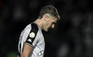 vasco abre negociação para renovação de vegetti até 2026 