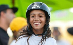 augusto melo dá aval e corinthians assina contrato de formação com irmão de rayssa leal