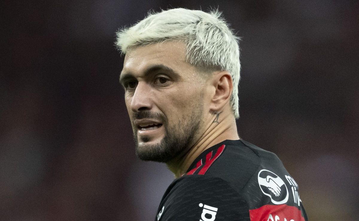 arrascaeta aponta culpado pela derrota do flamengo contra o peñarol: "estou convencido"