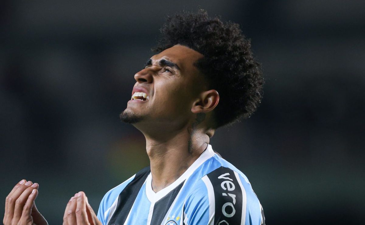 grêmio não vai exercer a opção de compra do volante du queiroz