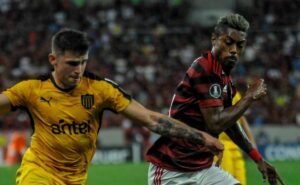 flamengo x peñarol: confusão, socos, chutes e tiro acontecem horas antes do jogo