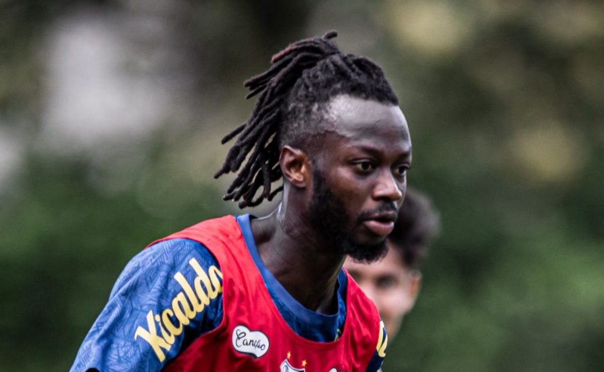 yusupha njie não agrada carille nos treinos e estreia pelo santos fica distante