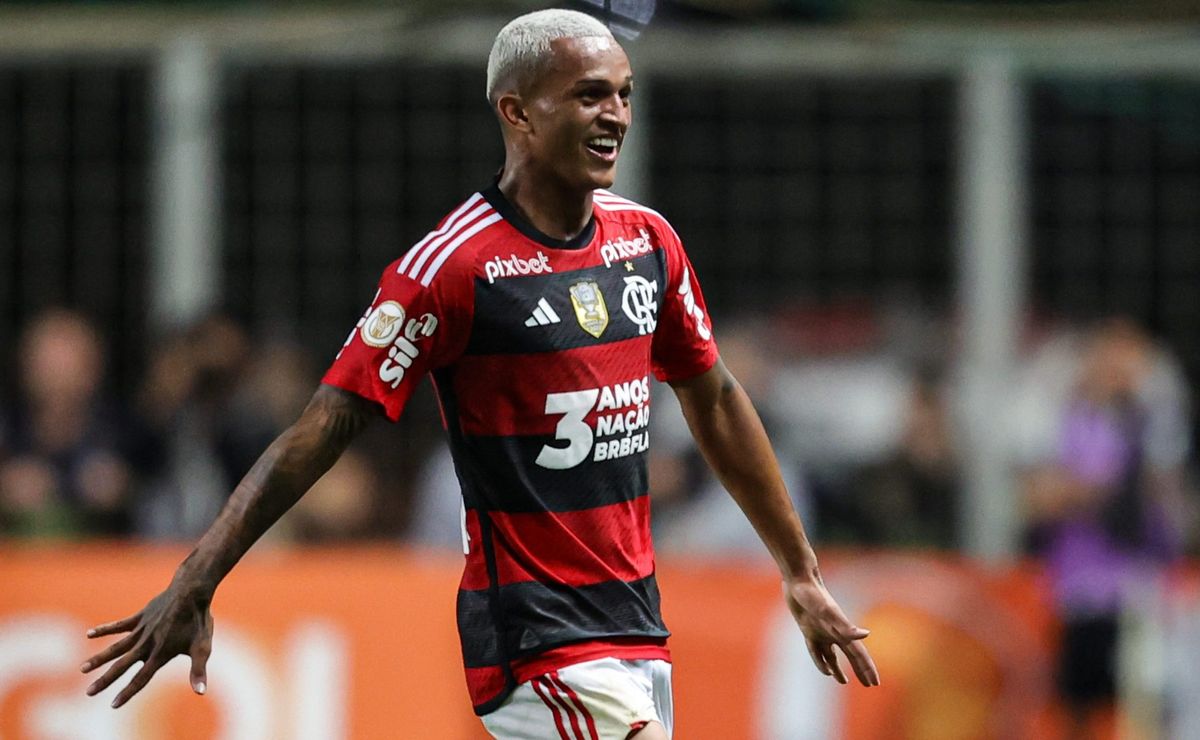 wesley do flamengo busca excelência e torcida apoia: "tá mostrando foco. voa cria!"