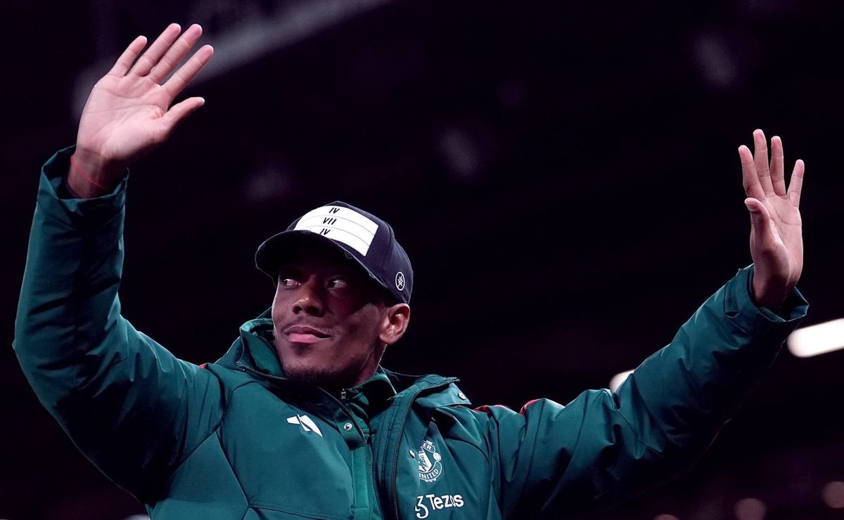 contratação de martial é definida no flamengo e atacante só será contratado se gabigol e bh não renderem