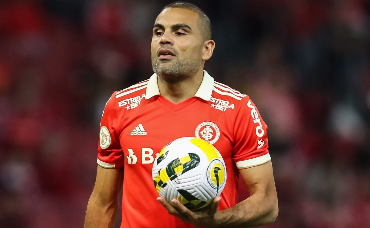 após lesão séria, internacional renovará contrato de mercado além do tempo obrigatório