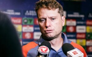 fernando seabra desabafa no cruzeiro após demissão e se manifesta: “vestir a camisa”