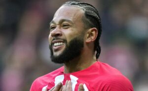 depay aparece no bid e já pode formar dupla dos sonhos com rodrigo garro no corinthians