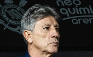 renato gaúcho deve deixar o grêmio e diretoria faz contato com técnico multicampeão