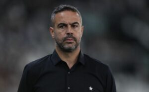 arthur jorge comenta vitória do botafogo contra o fortaleza: "esse time não cansa de ganhar"